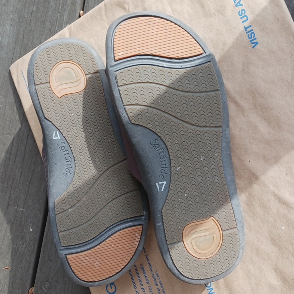 Soft Stride Velcro Slides EUC - Picture 5 of 5